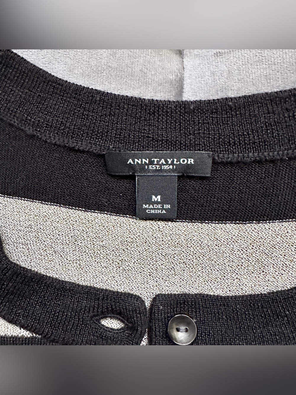 Ann Taylor Merino Wool Cardigan | Size M | Metallic Gold and Black Wool | Beauty - Picture 7 of 11